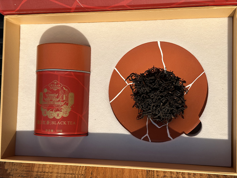 泰顺万年上山茶与器